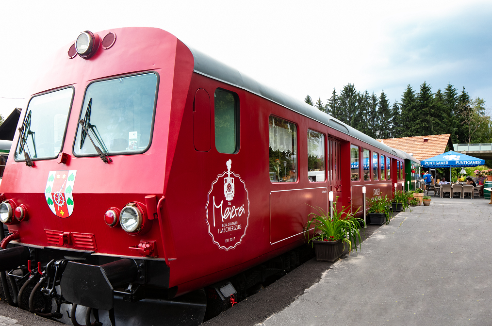 Zug Heurige Meierei beim Stainzer Flascherlzug