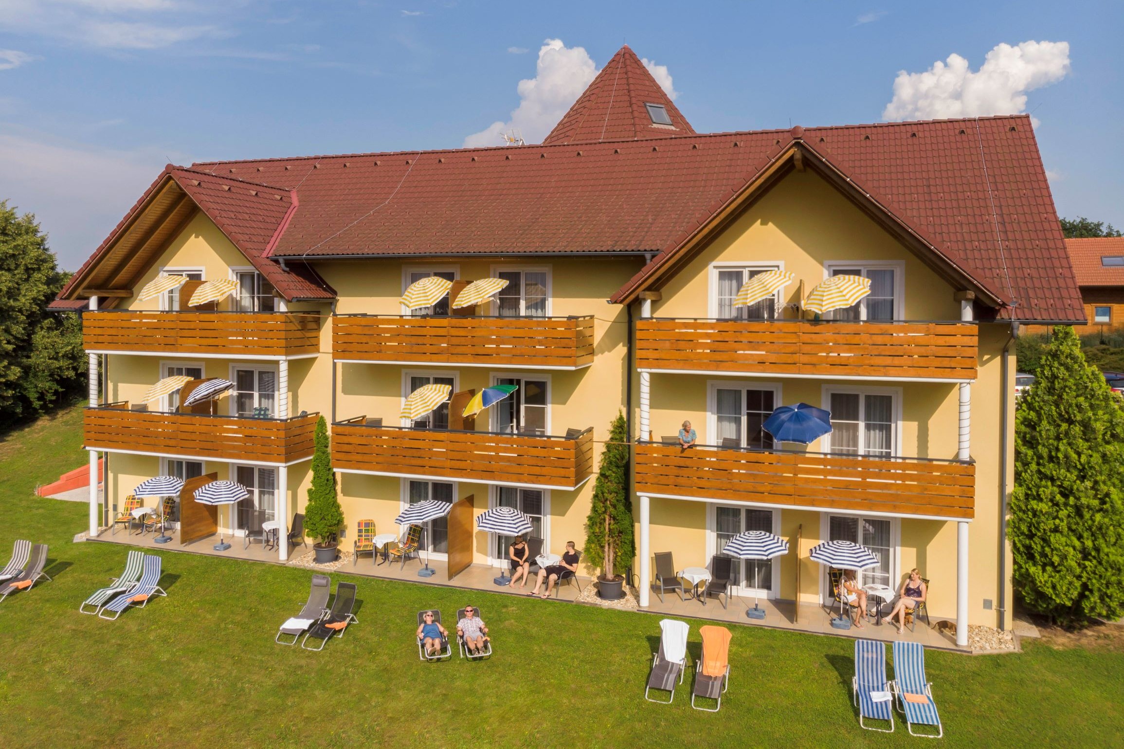Außenansicht Hotel Oasis